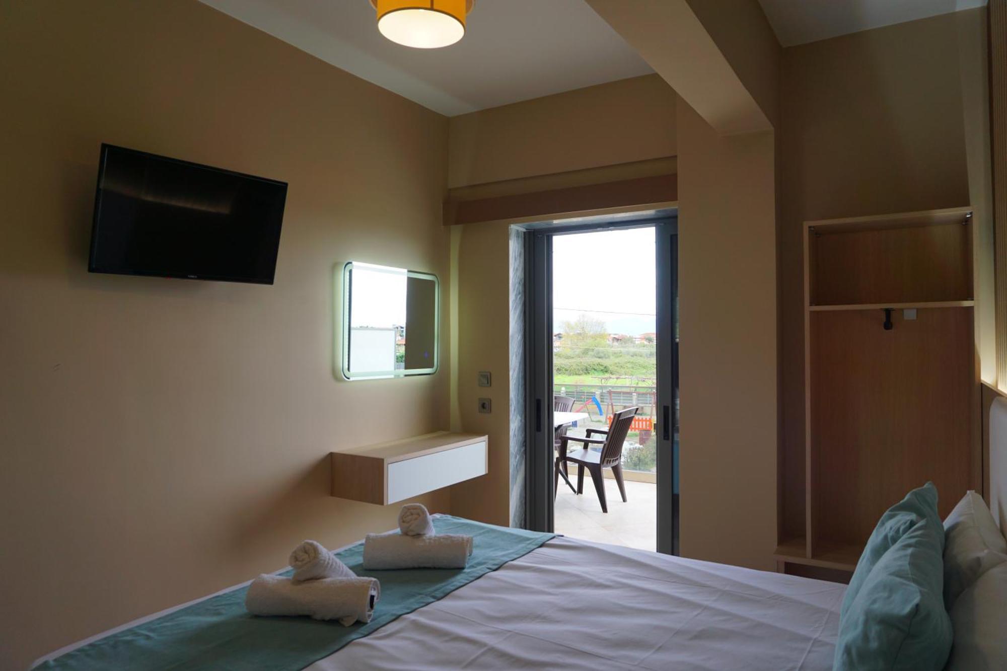 House Michalis Aparthotel Сарти Екстериор снимка