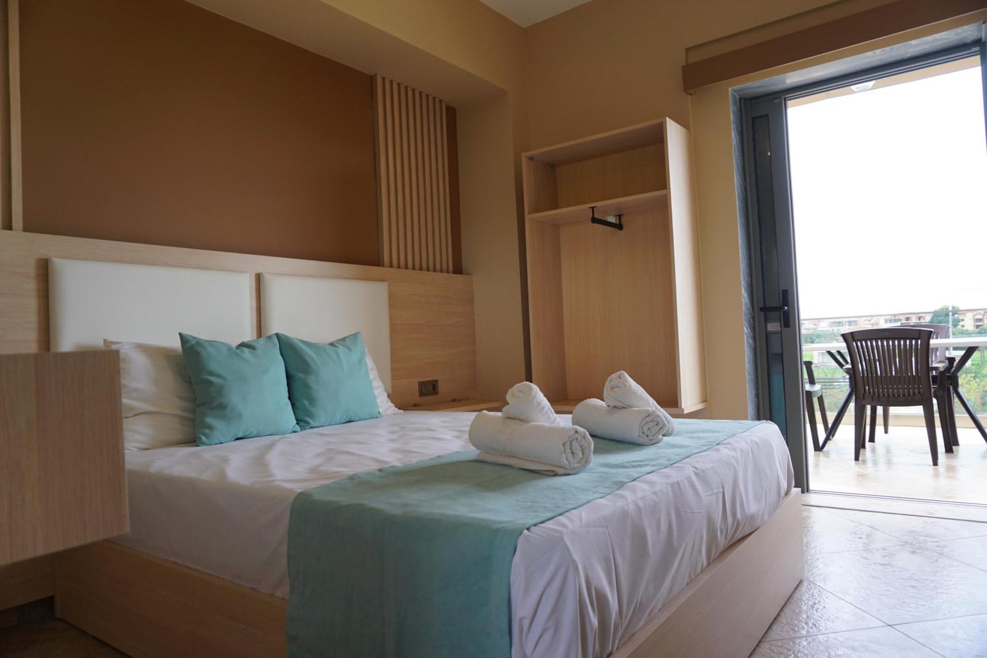 House Michalis Aparthotel Сарти Екстериор снимка