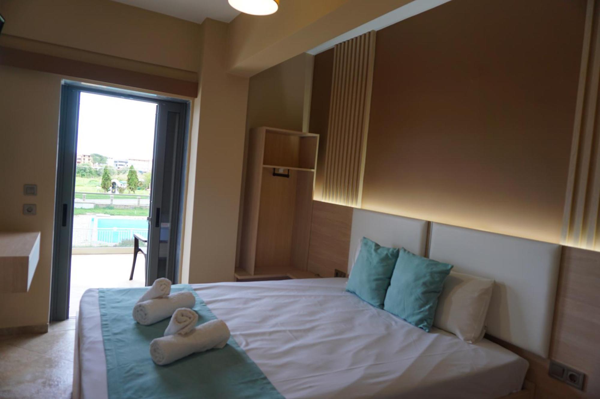 House Michalis Aparthotel Сарти Екстериор снимка