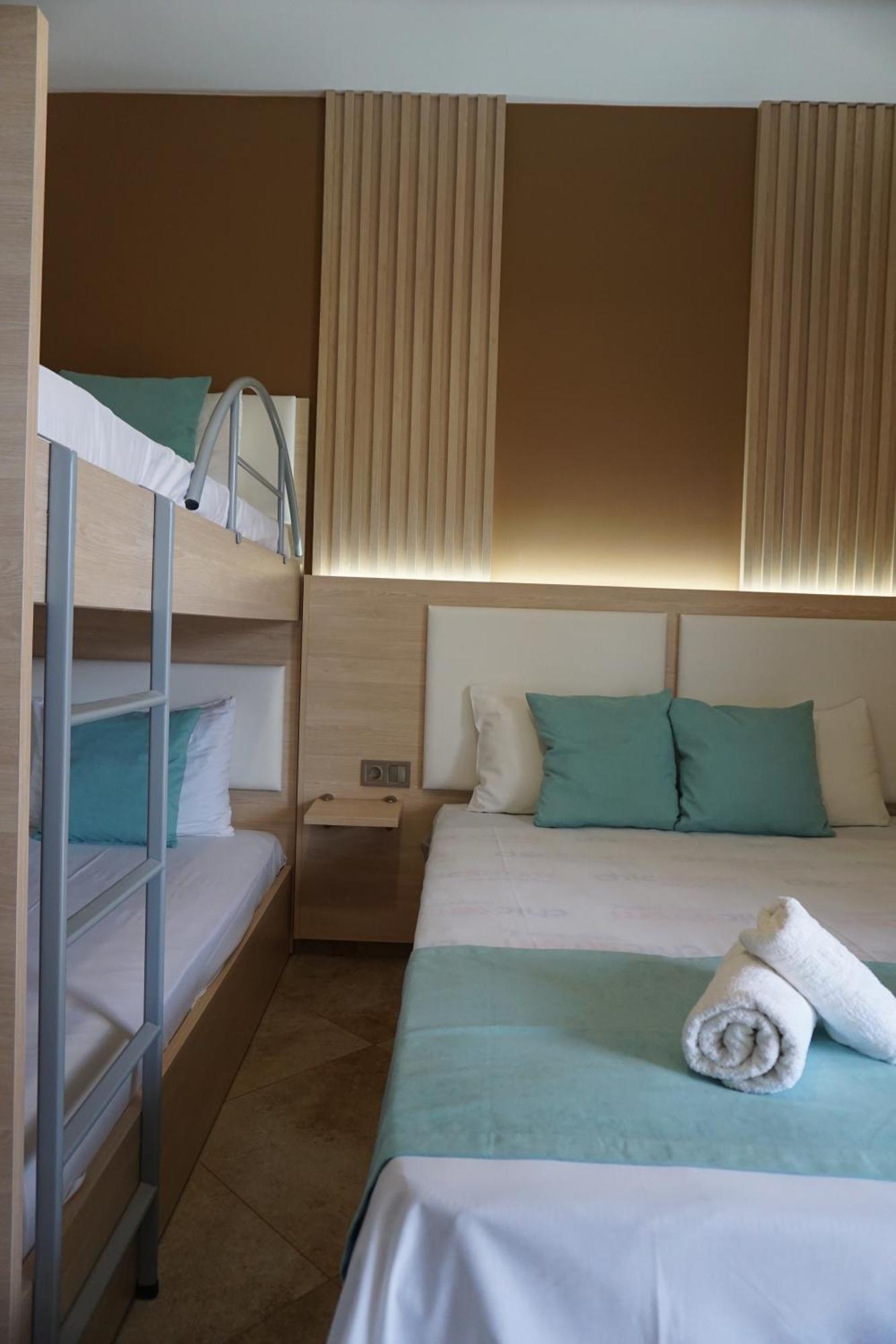 House Michalis Aparthotel Сарти Екстериор снимка