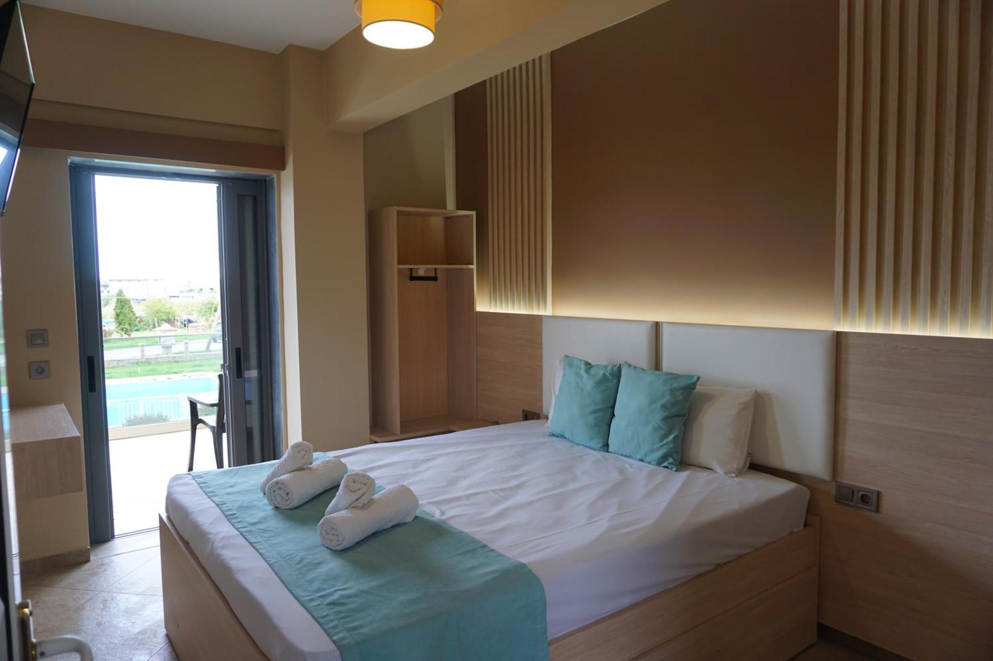 House Michalis Aparthotel Сарти Екстериор снимка