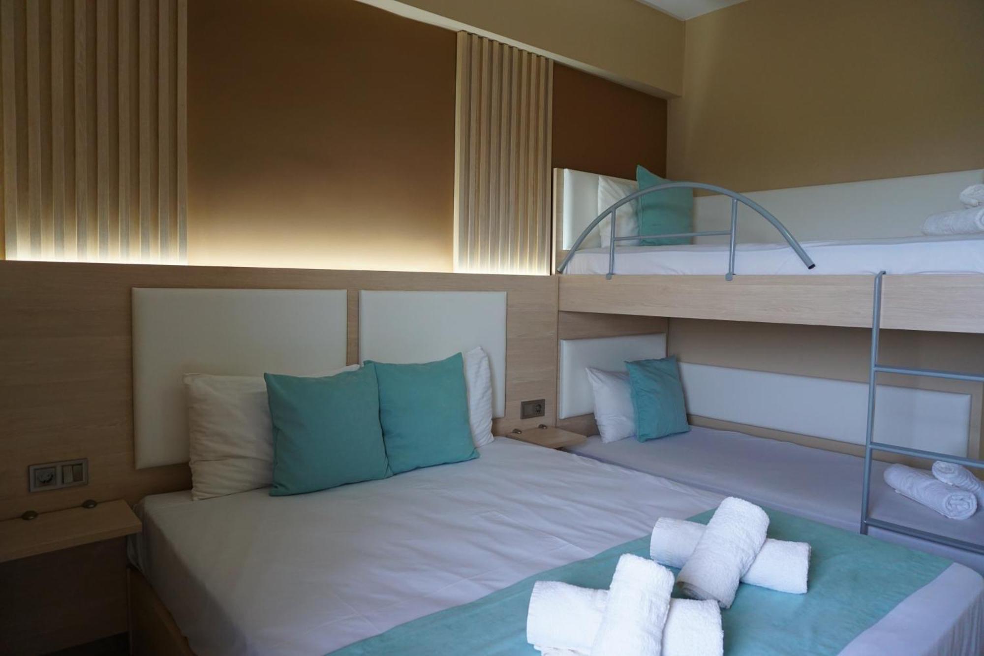 House Michalis Aparthotel Сарти Екстериор снимка
