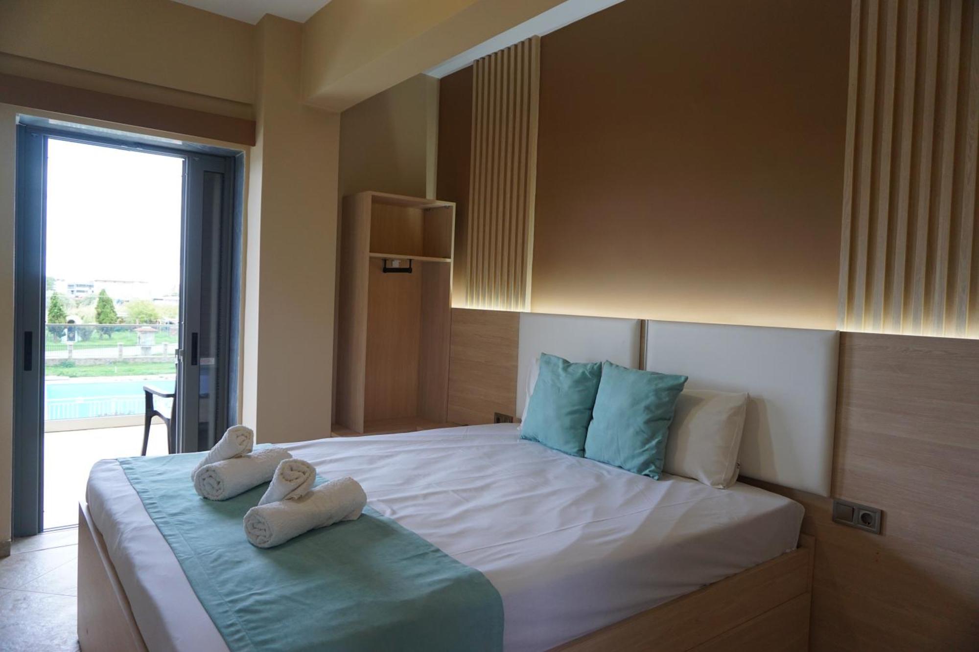 House Michalis Aparthotel Сарти Екстериор снимка