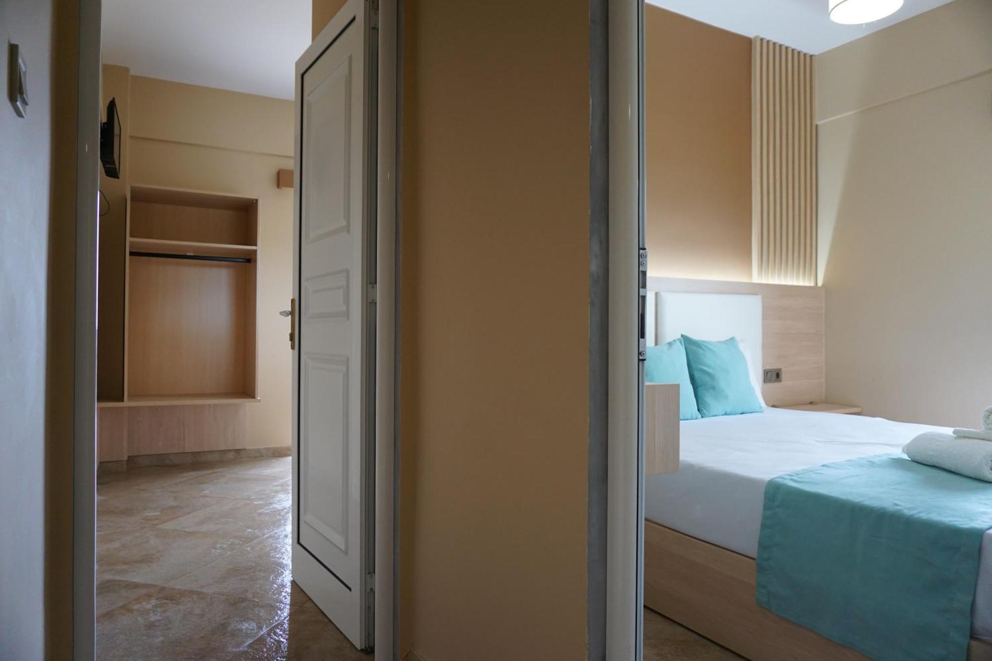 House Michalis Aparthotel Сарти Екстериор снимка