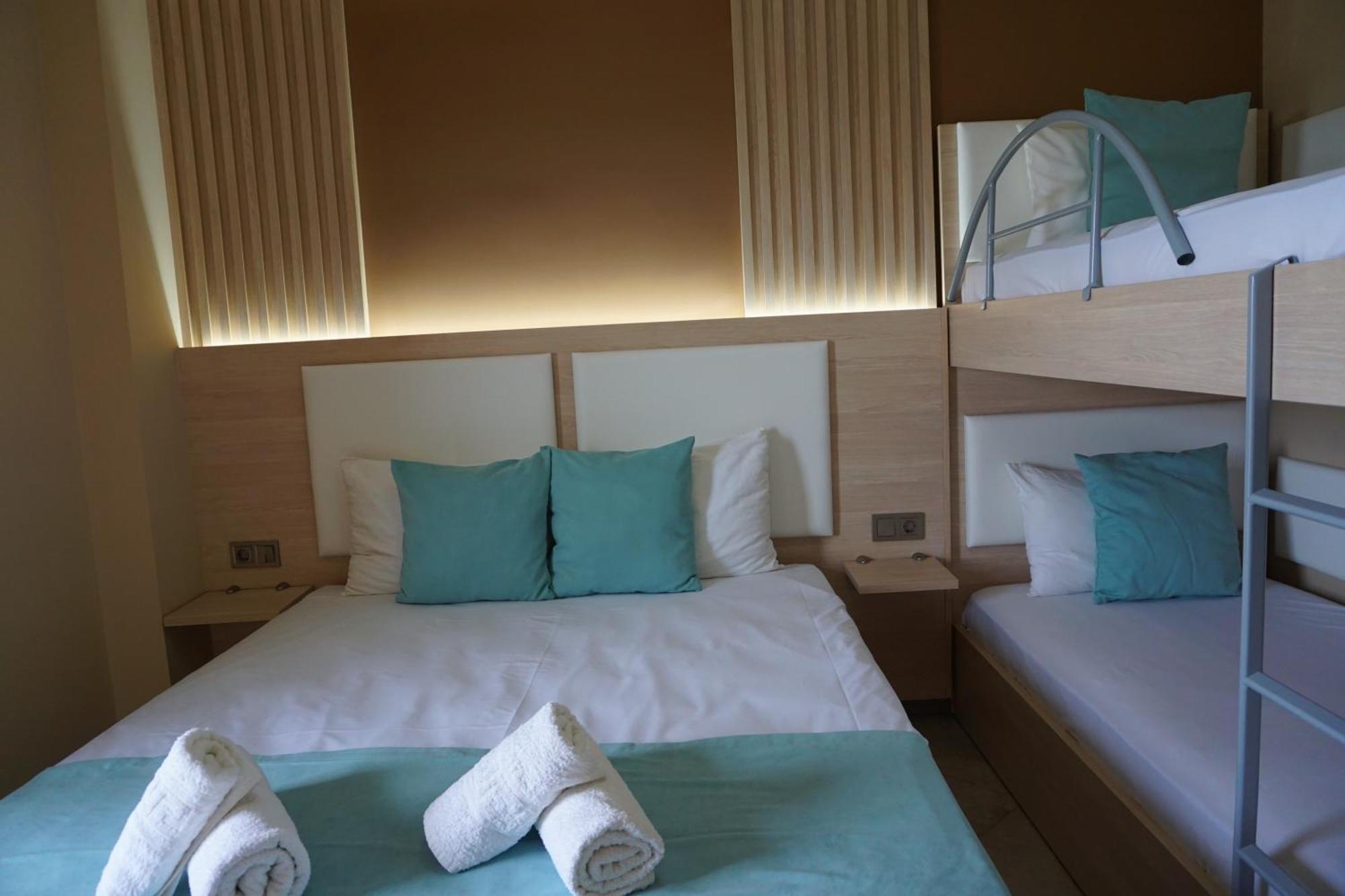 House Michalis Aparthotel Сарти Екстериор снимка