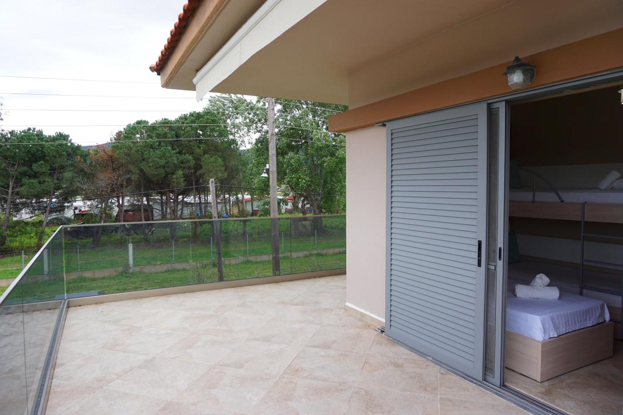 House Michalis Aparthotel Сарти Екстериор снимка